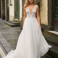 Très Chic, Jessie K, Brinkman, Pure, Mylène Sophie, Avec Amour, Miss Emily, Made tot love, bruidsmode, bruidsjurk, trouwjurk, boetiek de bruid, Harderwijk, bruid, boetiek, bruidswinkel, Gelderland, say yes to the dress, collectie, collectie 2024, trouwjurk 2024 collectie, bruidsmode 2024, plussize, plus size dress, plus size weddingdress, weddingdress, bruidsmode Harderwijk, budgetjurk, gekleurde trouwjurk, bride, new bride, second bride, verloofd, japon, trouwjapon, jumpsuit