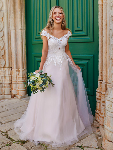Très Chic, Jessie K, Brinkman, Pure, Mylène Sophie, Miss Emily, Made tot love, bruidsmode, bruidsjurk, trouwjurk, boetiek de bruid, Harderwijk, bruid, boetiek, bruidswinkel, Gelderland, say yes to the dress, collectie, collectie 2024, trouwjurk 2024 collectie, bruidsmode 2024, plussize, plus size dress, plus size weddingdress, weddingdress, bruidsmode Harderwijk, budgetjurk, gekleurde trouwjurk, bride, new bride, second bride, verloofd, japon, trouwjapon, jumpsuit